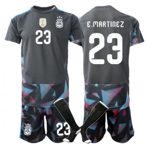 Stroje piłkarskie Argentyna Emiliano Martinez #23 Bramkarskie Koszulka Podstawowej dla dzieci MŚ 2026 Krótki Rękaw (+ szorty)